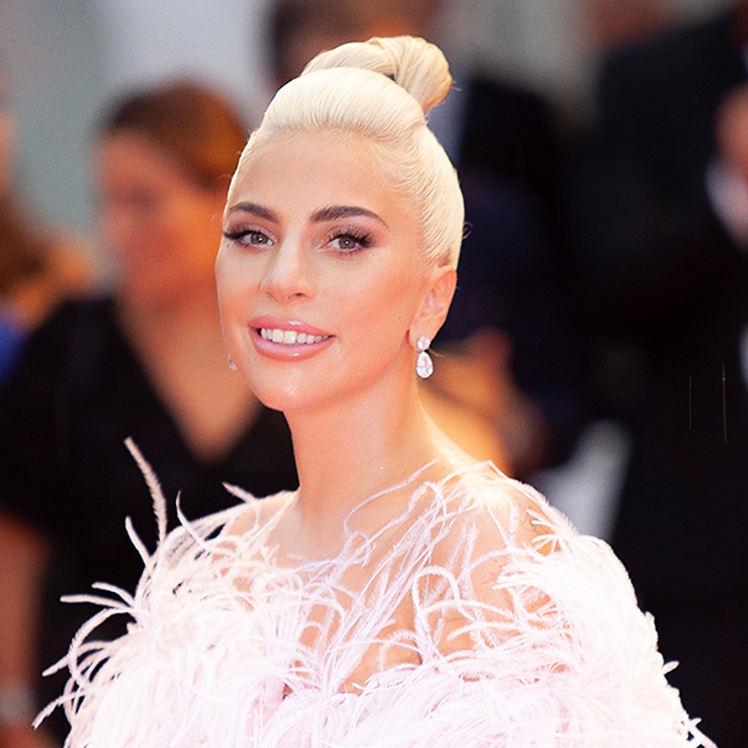 The Surprisingly Simple Way Lady Gaga Gives Herself an “Extra Boost of Confidence” – E! Online